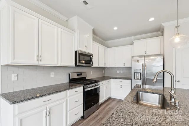 $3,300 | 17121 Carolina Pine Row, Charlotte, NC 28278