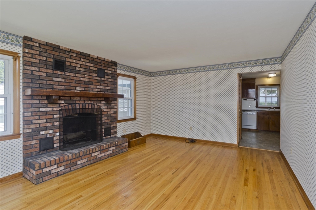 141 West Canton Circle Springfield, MA 01104 - Photo 12 of 42 Gallery Image 12