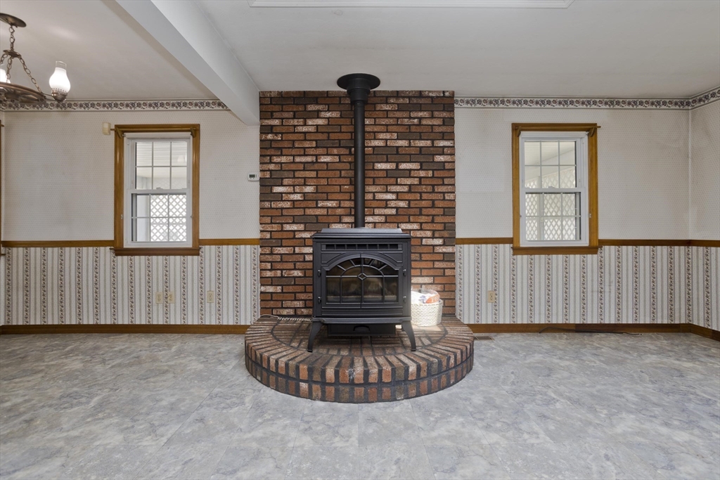 141 West Canton Circle Springfield, MA 01104 - Photo 15 of 42 Gallery Image 15
