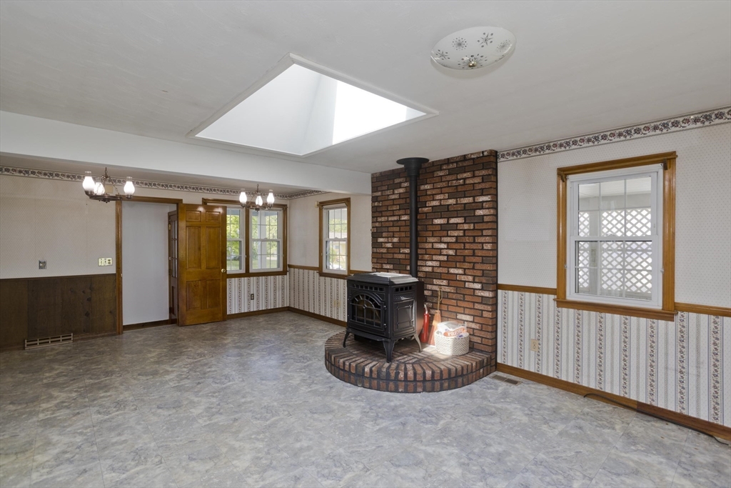 141 West Canton Circle Springfield, MA 01104 - Photo 16 of 42 Gallery Image 16