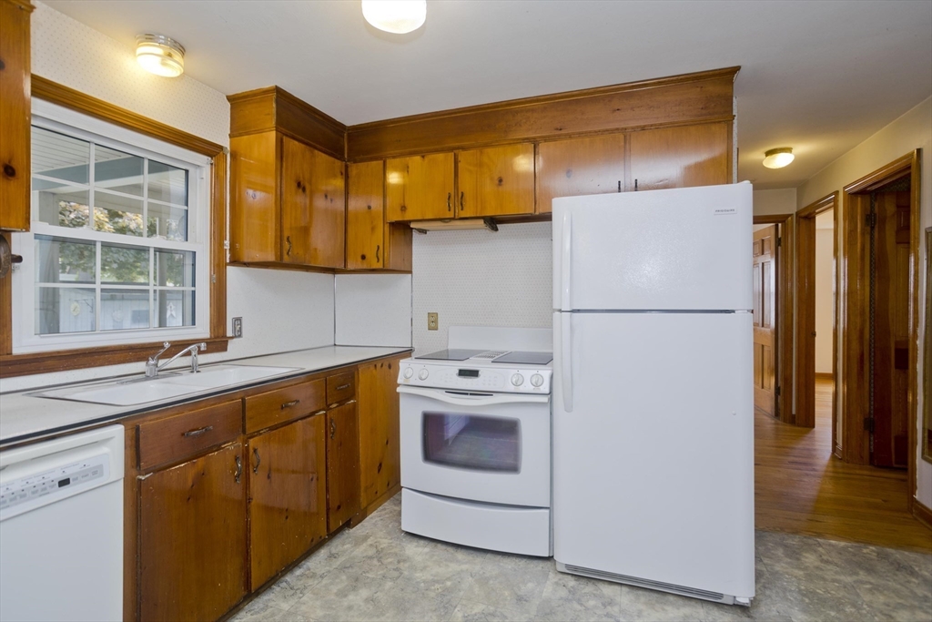 141 West Canton Circle Springfield, MA 01104 - Photo 24 of 42 Gallery Image 24