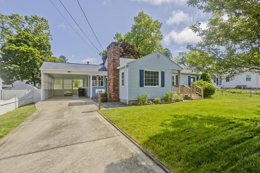 141 West Canton Circle Springfield, MA 01104 - Photo 6 of 42 Gallery Image 6