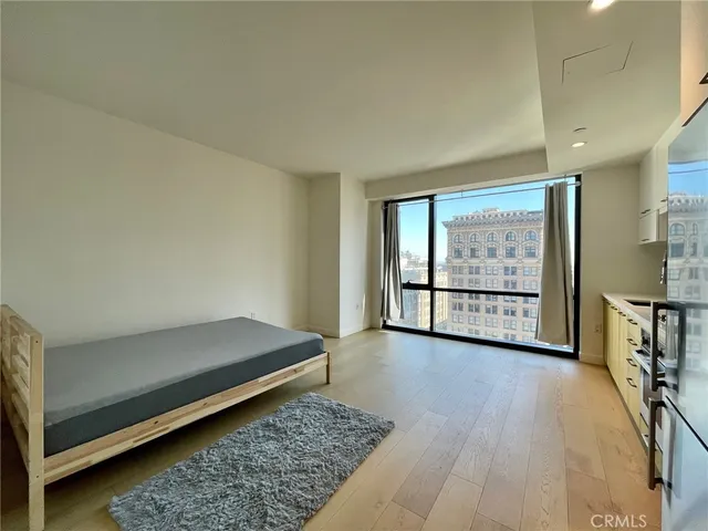 $2,050 | 400 South Broadway, Unit 1202, Los Angeles, CA 90013