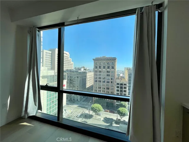 $2,050 | 400 South Broadway, Unit 1202, Los Angeles, CA 90013