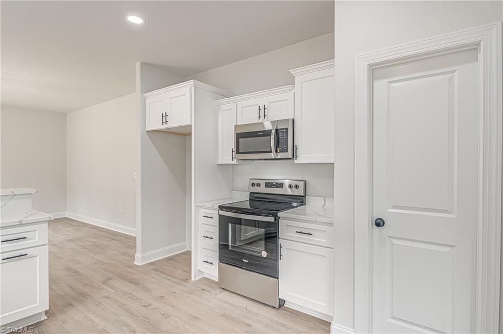 5303 Ridgefall Road Greensboro, NC 27410 - Photo 9 of 32