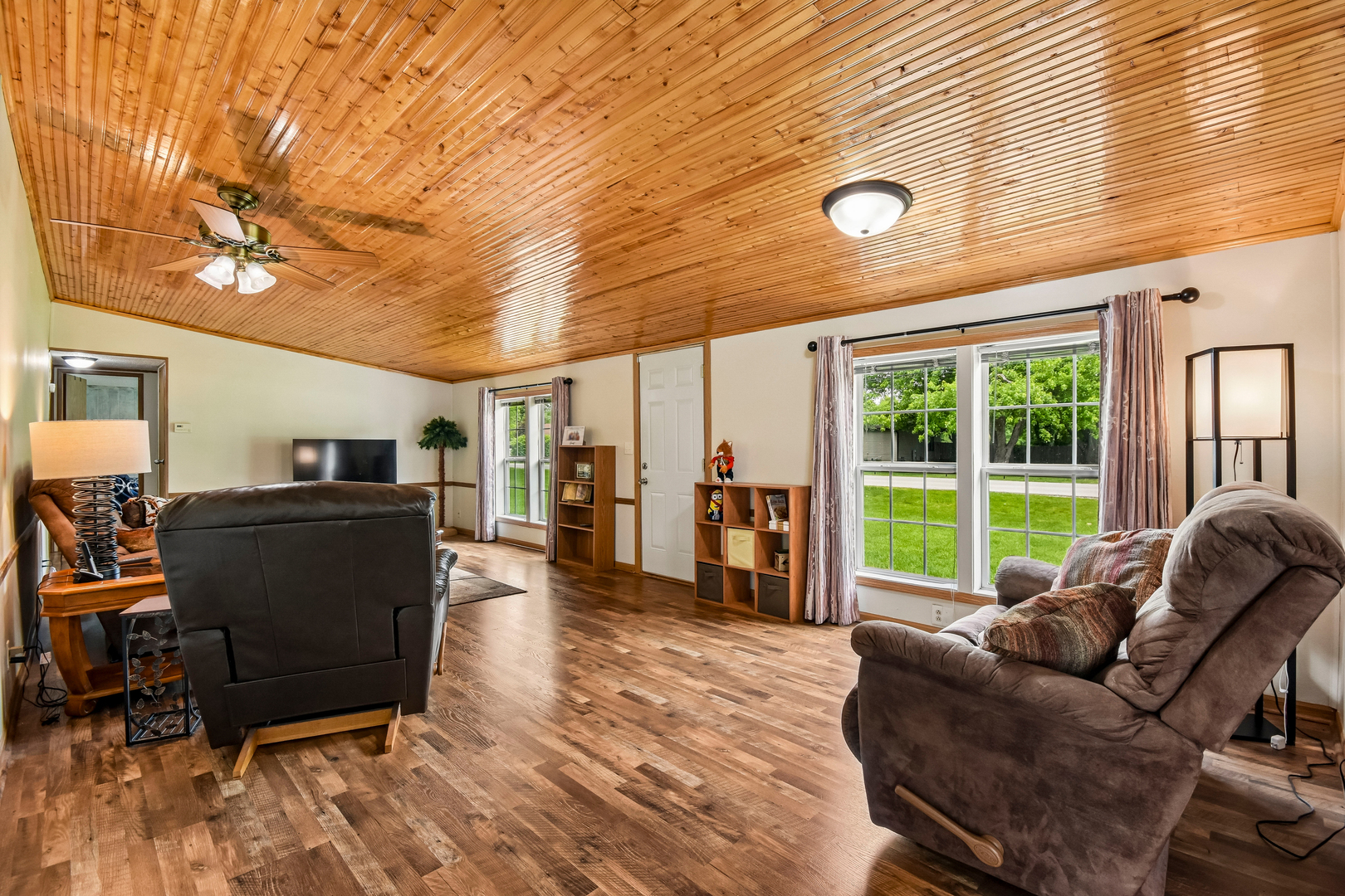 197 East Cermak Road Braidwood, IL 60408 - Photo 6 of 34