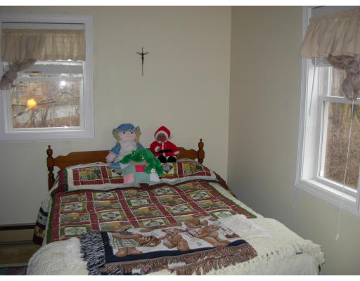 18 Old Bridge Road Bourne, MA 02532 - Photo 14 of 14 a view of a workspace