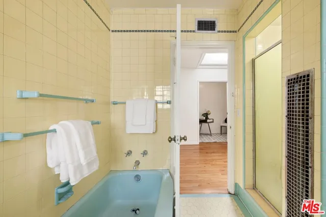 $1,799,000 | 613 North Detroit Street, Los Angeles, CA 90036