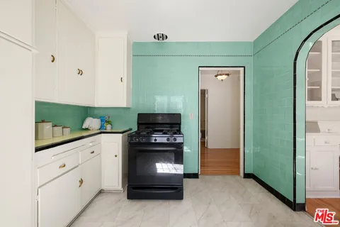 $1,799,000 | 613 North Detroit Street, Los Angeles, CA 90036