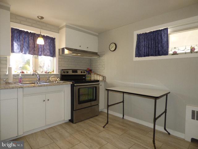 437 Edgehill Road York, PA 17403 - Photo 5 of 19 Kitchen