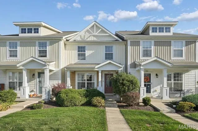 $2,300 | 223 Countryshire Drive, Lake St. Louis, MO 63367
