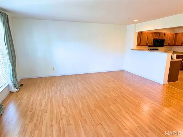 $2,300 | 223 Countryshire Drive, Lake St. Louis, MO 63367