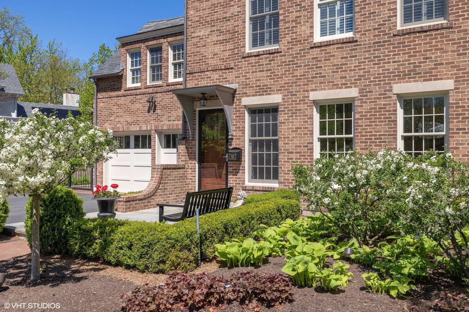 725 Walden Road Winnetka, IL 60093 - Photo 2 of 84