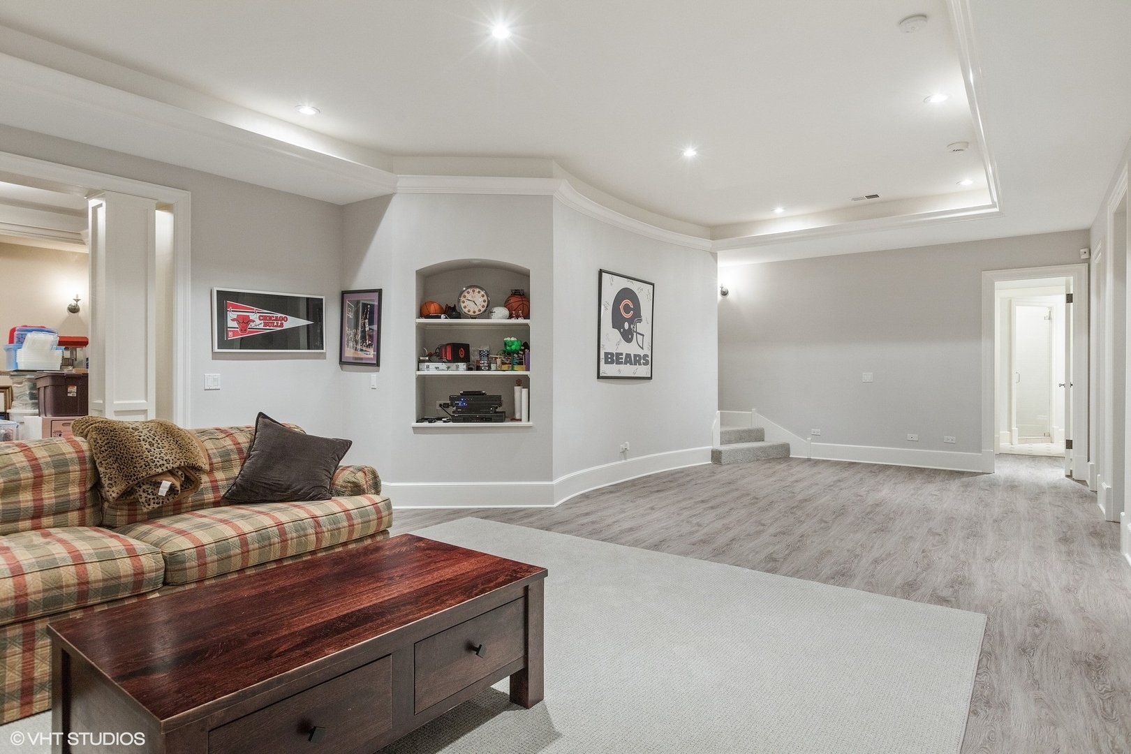 725 Walden Road Winnetka, IL 60093 - Photo 44 of 84 a living room with furniture and a couch