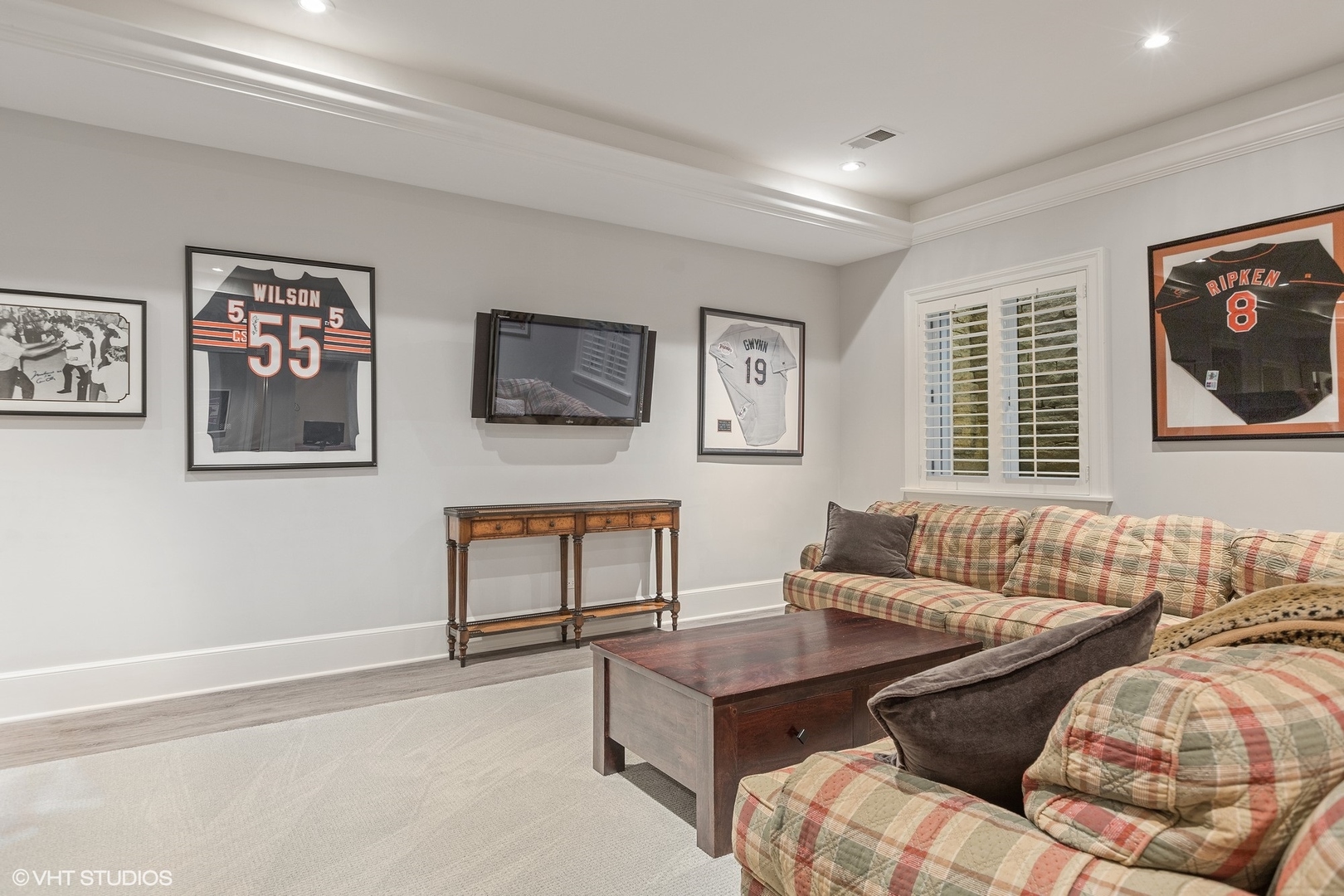 725 Walden Road Winnetka, IL 60093 - Photo 45 of 84 a living room with furniture and a window