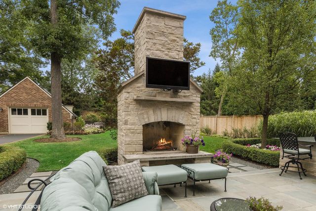 $3,200,000 | 725 Walden Road, Winnetka, IL 60093