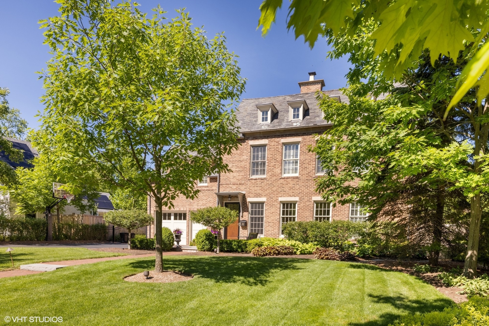 725 Walden Road Winnetka, IL 60093 - Photo 71 of 84 a front view of a house with a yard