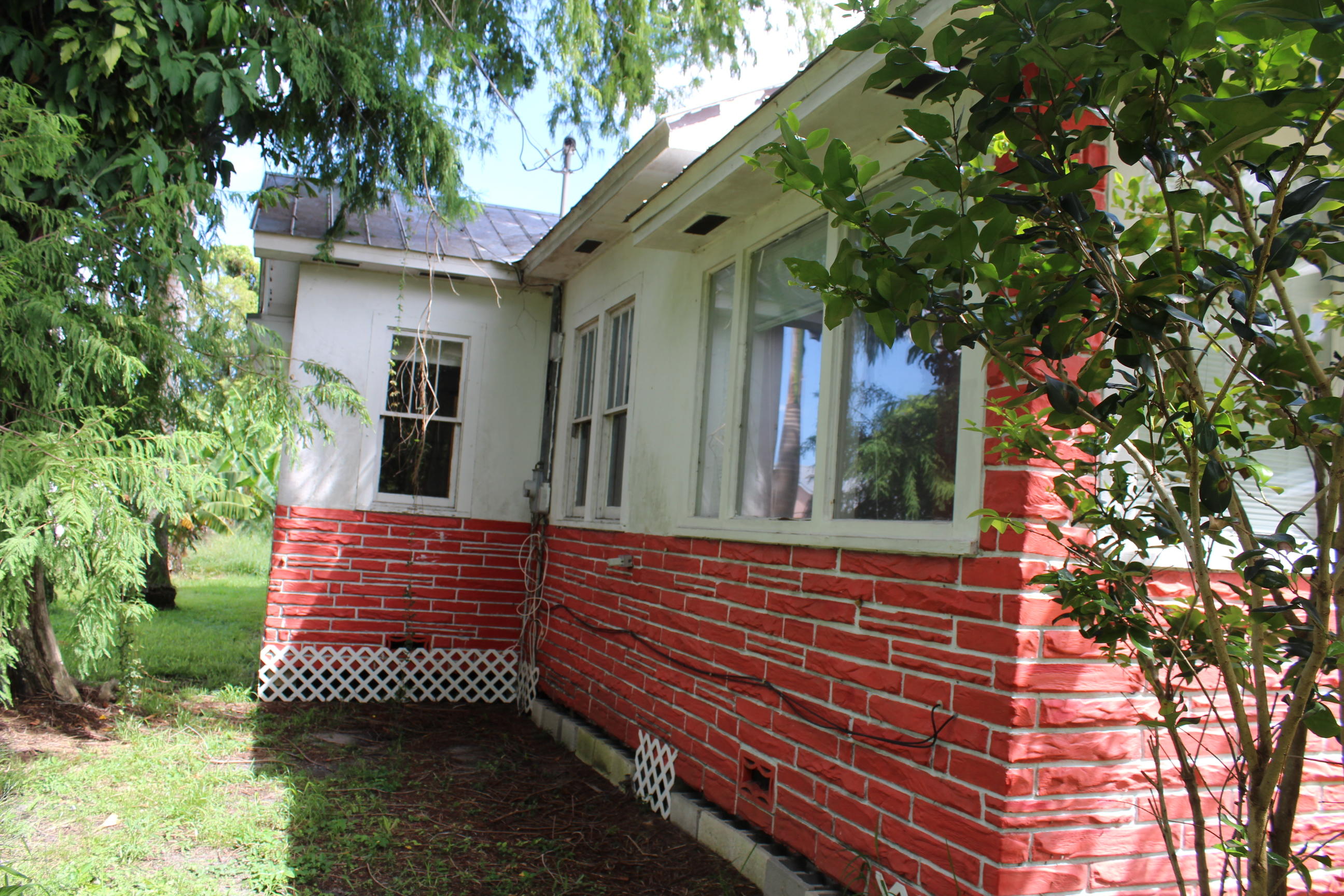 719 Bacom Point Road Pahokee, FL 33476 - Photo 10 of 10 Come see it