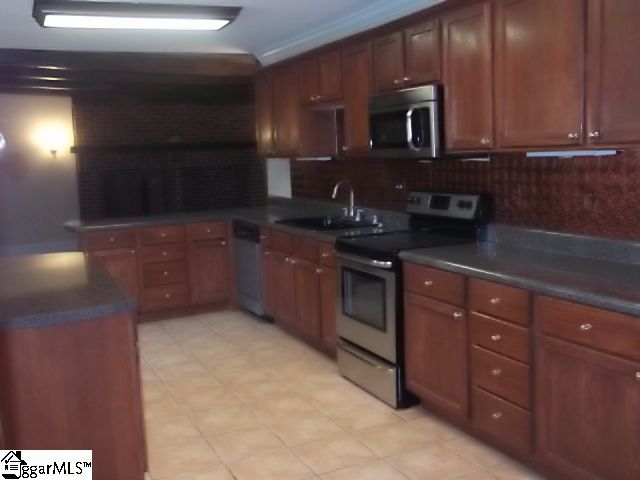 131 Oaklawn Road Pelzer, SC 29669 - Photo 12 of 25