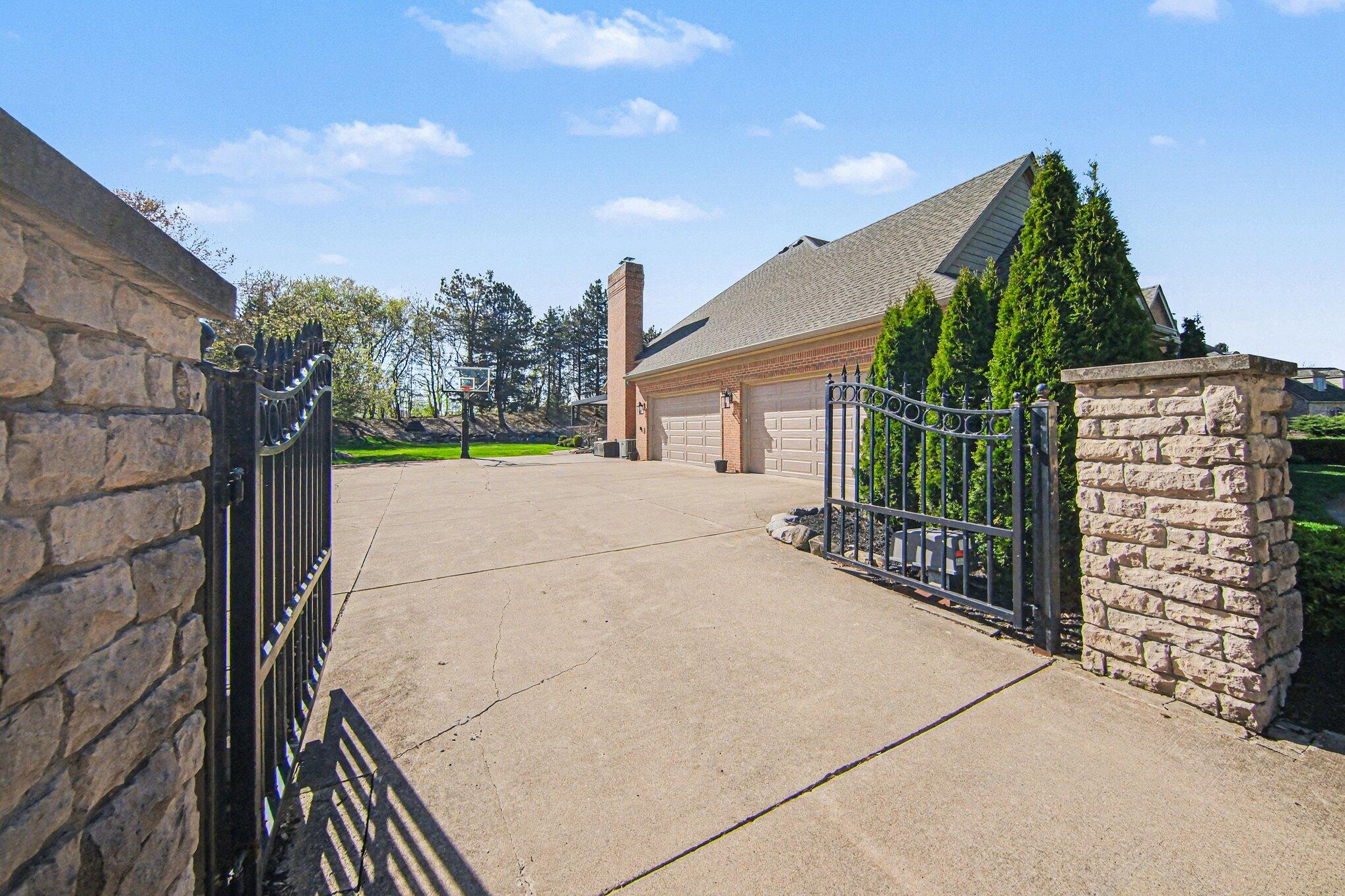 5050 Village Road Saline, MI 48176 - Photo 132 of 168 006_file_9899