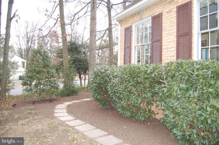 11481 Bingham Terrace Reston, VA 20191 - Photo 2 of 30 Exterior #2