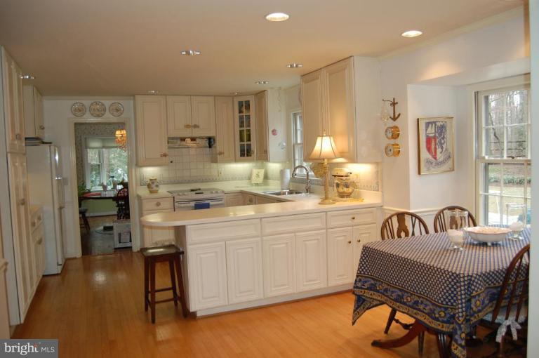 11481 Bingham Terrace Reston, VA 20191 - Photo 21 of 30 Kitchen #2