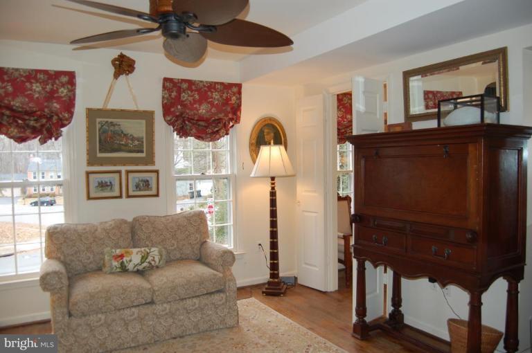 11481 Bingham Terrace Reston, VA 20191 - Photo 22 of 30 Den