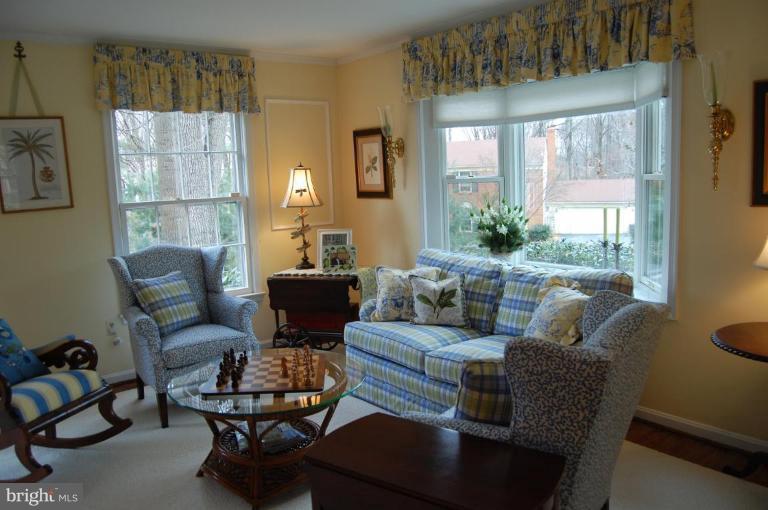 11481 Bingham Terrace Reston, VA 20191 - Photo 7 of 30 Living Room #2