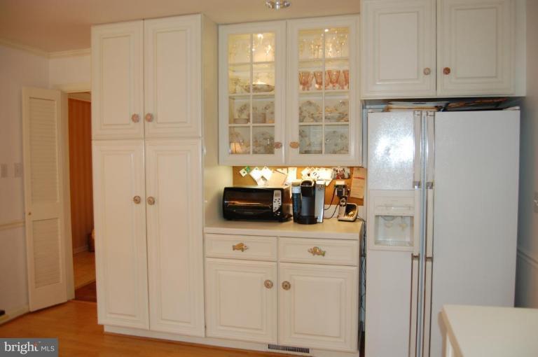 11481 Bingham Terrace Reston, VA 20191 - Photo 9 of 30 Kitchen #3