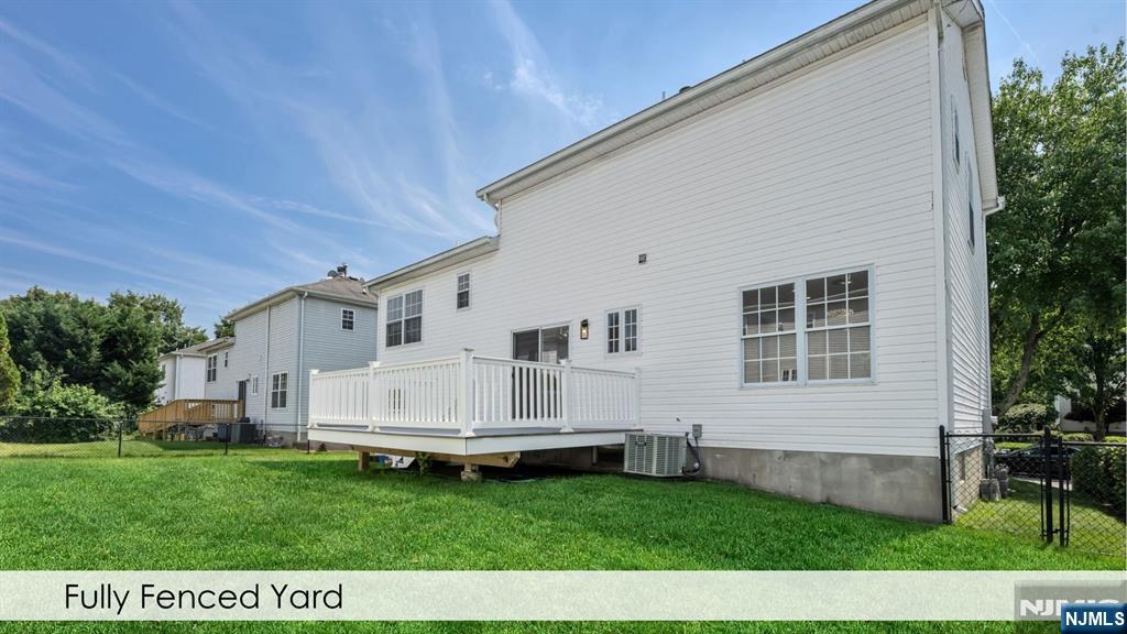 758 Manchester Way Paramus, NJ 07652 - Photo 23 of 23 Gallery Image 23
