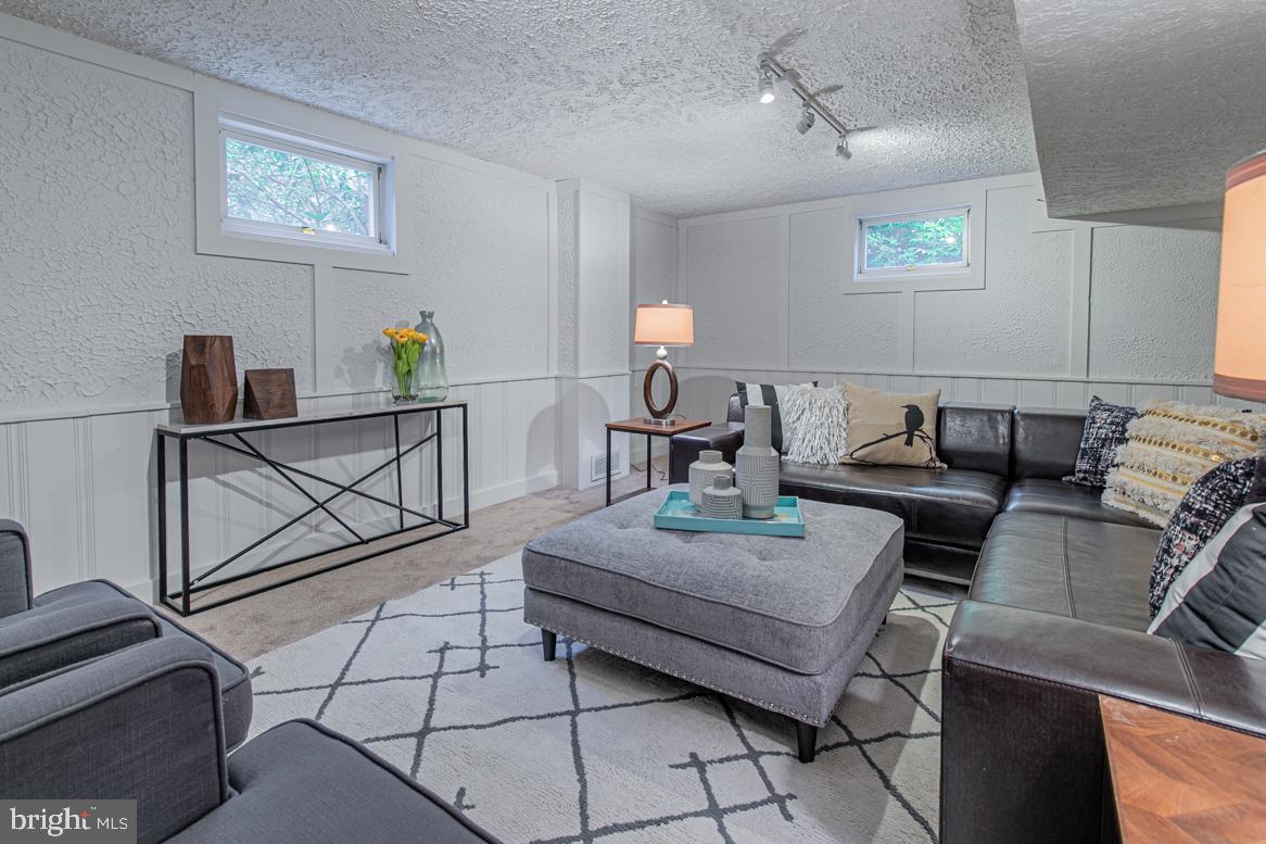 10109 Portland Road Silver Spring, MD 20901 - Photo 24 of 33