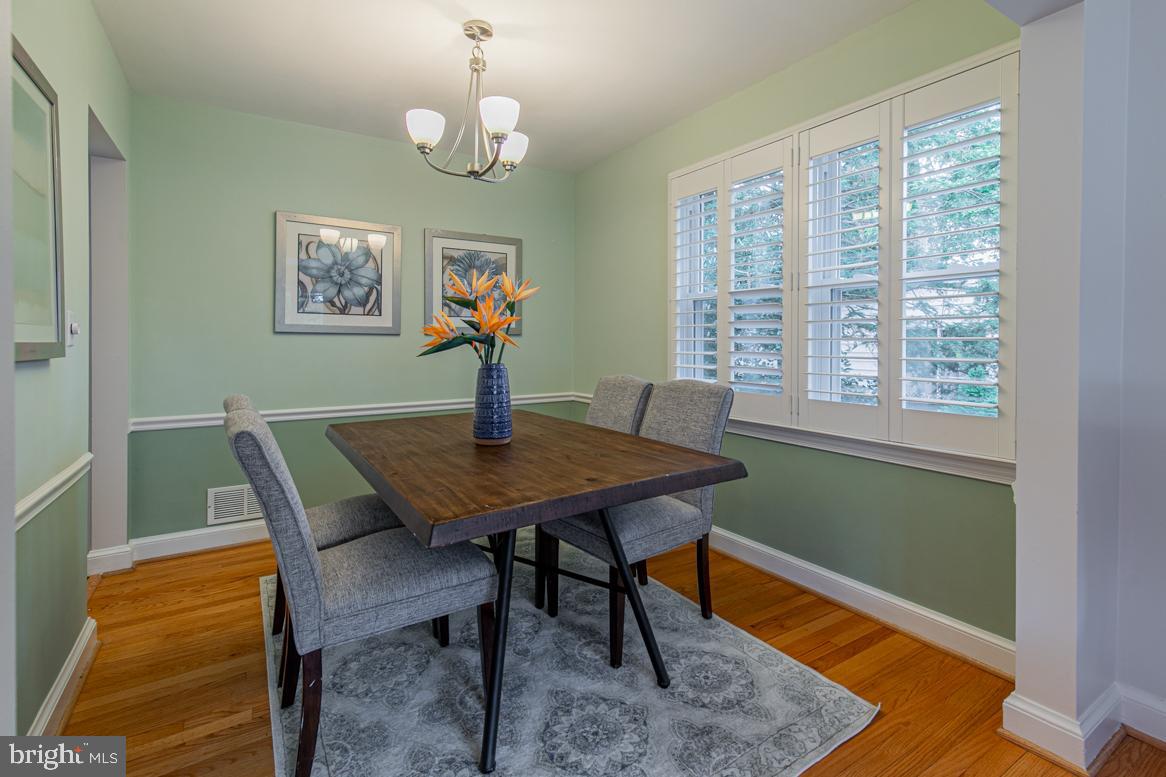 10109 Portland Road Silver Spring, MD 20901 - Photo 7 of 33