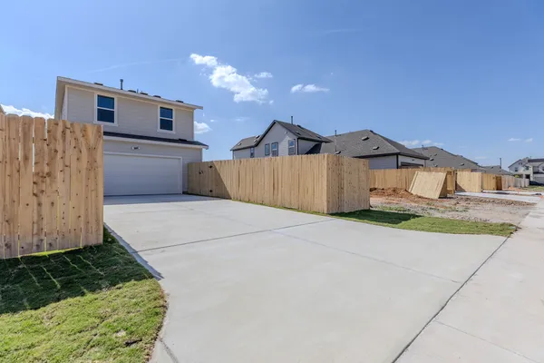 $2,100 | 120 Hartson Drive, Taylor, TX 76574