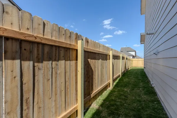$2,100 | 120 Hartson Drive, Taylor, TX 76574