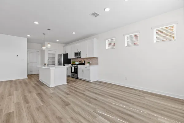 $2,100 | 120 Hartson Drive, Taylor, TX 76574