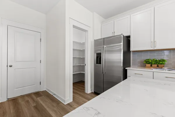 $2,100 | 120 Hartson Drive, Taylor, TX 76574