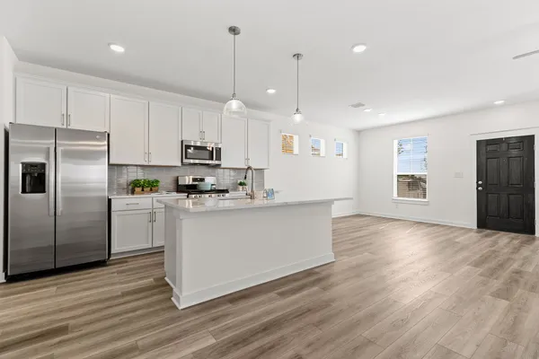 $2,100 | 120 Hartson Drive, Taylor, TX 76574