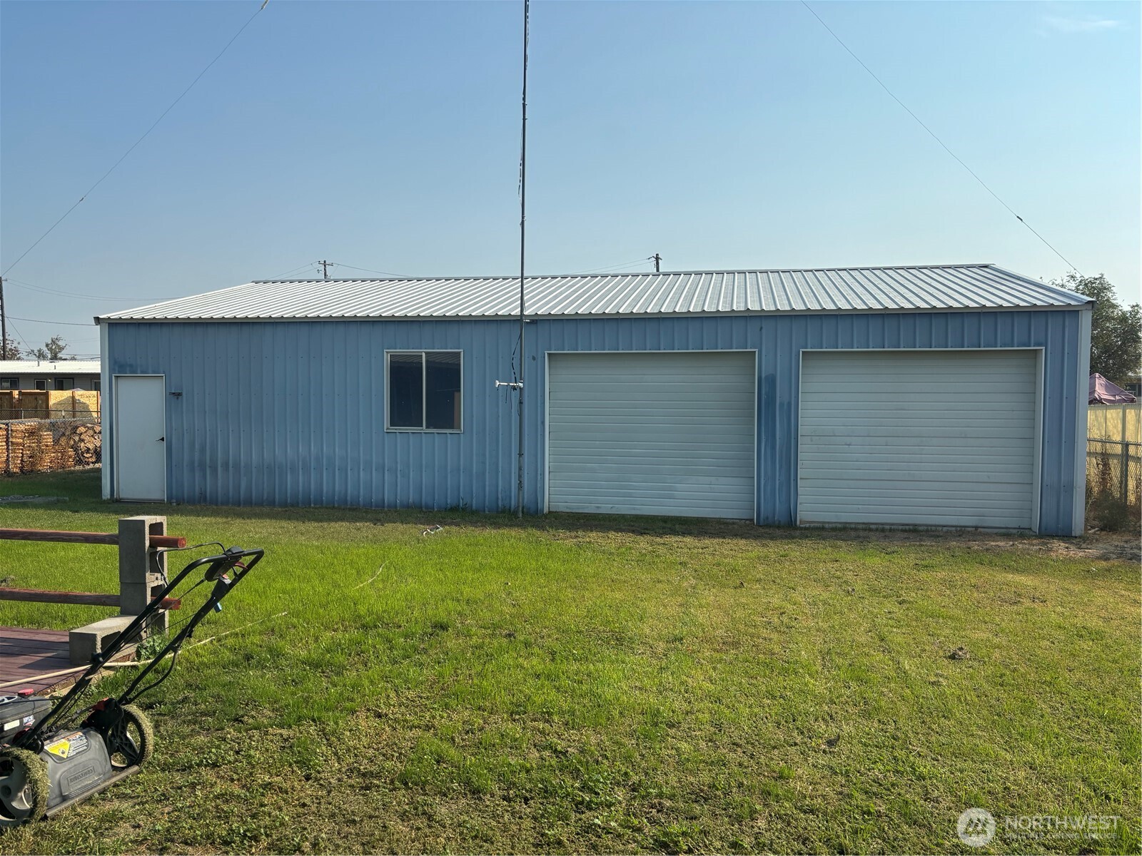 9008 Bong Loop, Unit B Moses Lake, WA 98837 - Photo 11 of 27 a view of a room with gym equipment