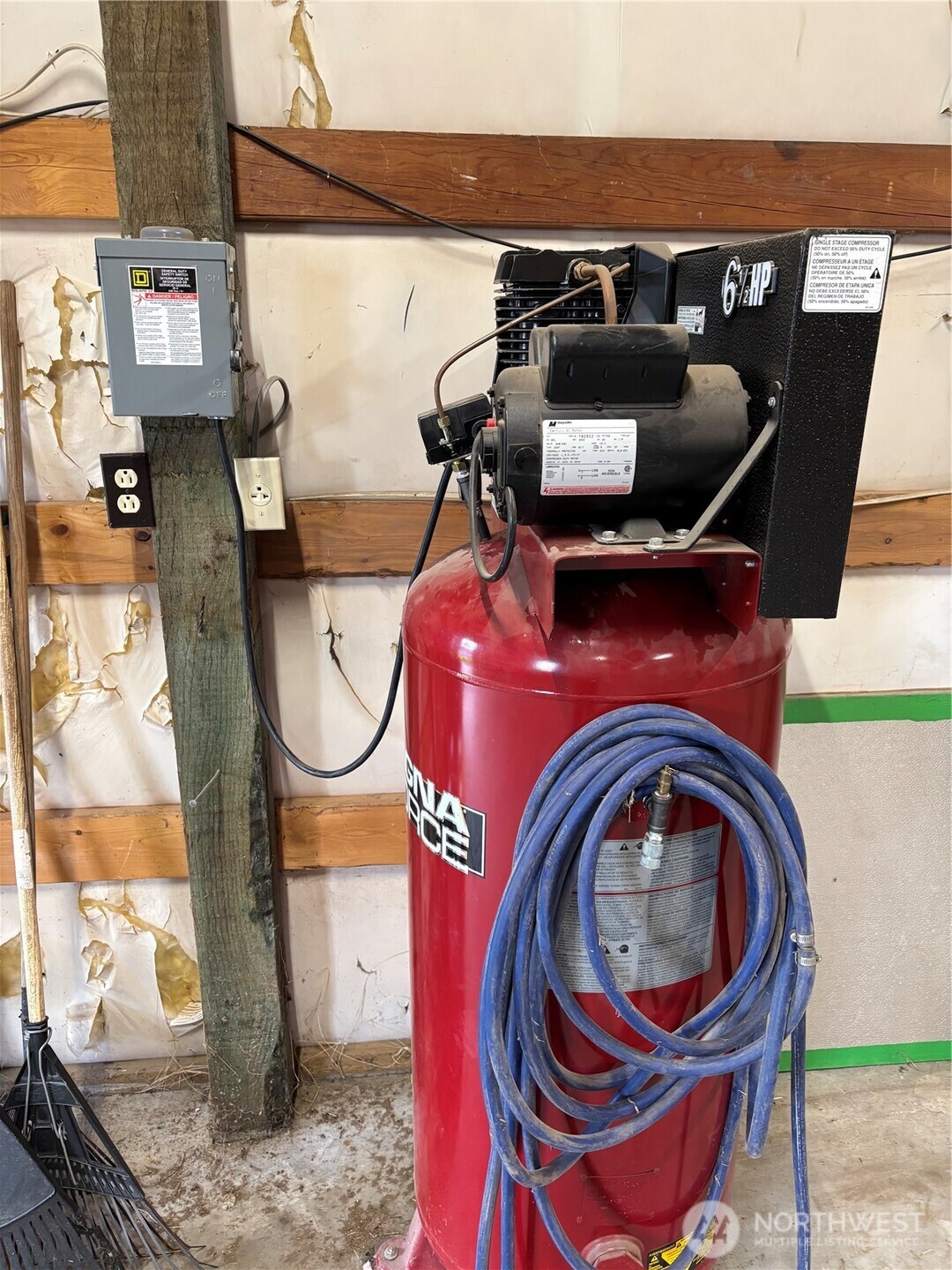 9008 Bong Loop, Unit B Moses Lake, WA 98837 - Photo 22 of 27 a utility room with dryer and washer