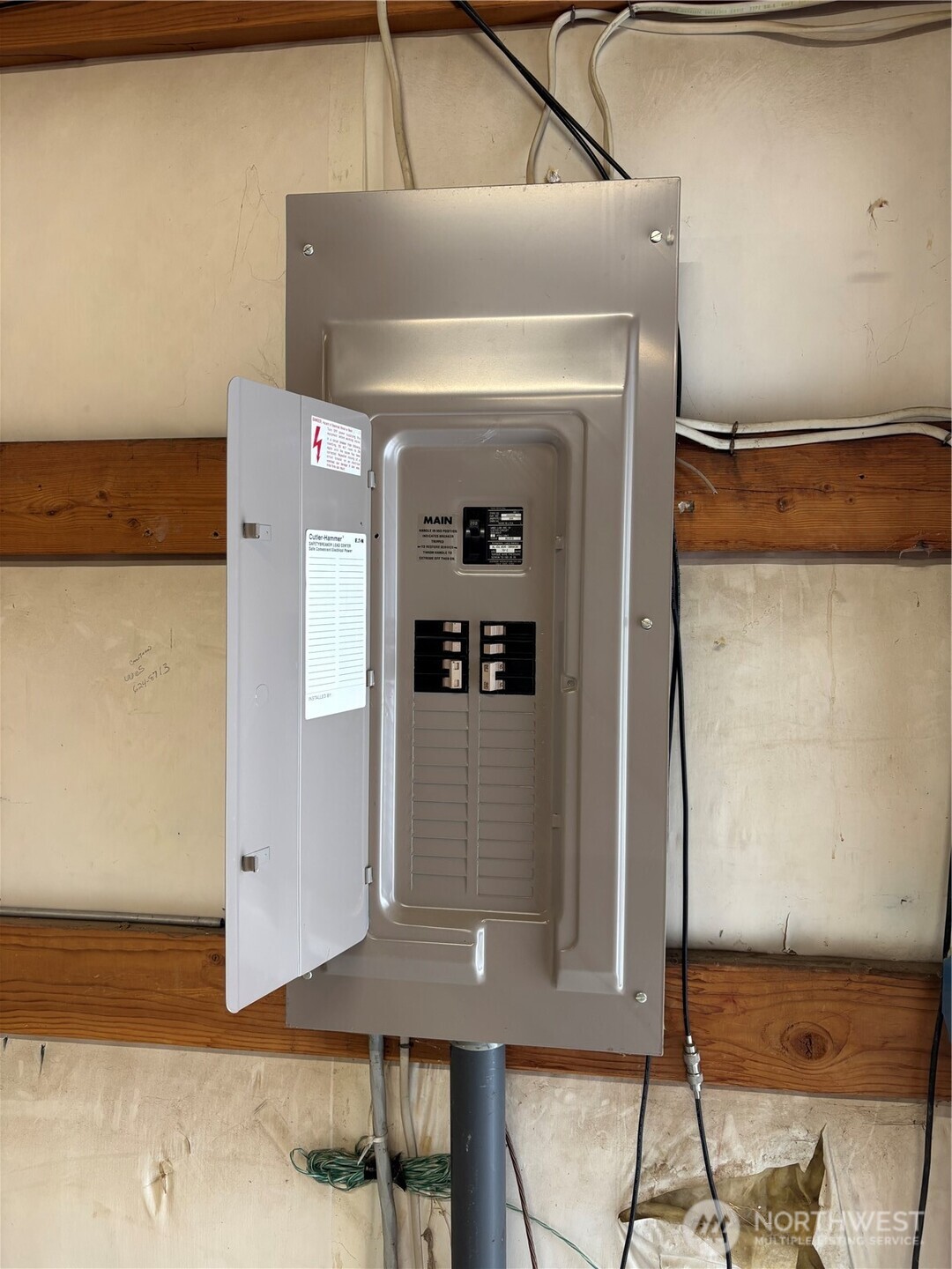 9008 Bong Loop, Unit B Moses Lake, WA 98837 - Photo 23 of 27 a view of livingroom with furniture