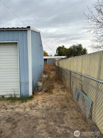 $275,000 | 9008 Bong Loop, Unit B, Moses Lake, WA 98837