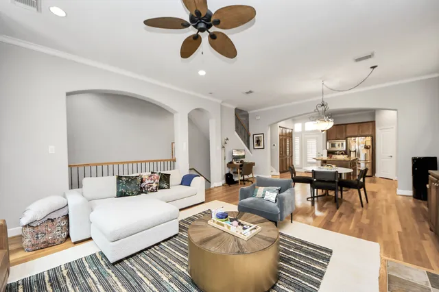 $2,975 | 584 Bomar Street, Houston, TX 77006