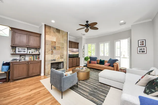 $2,975 | 584 Bomar Street, Houston, TX 77006