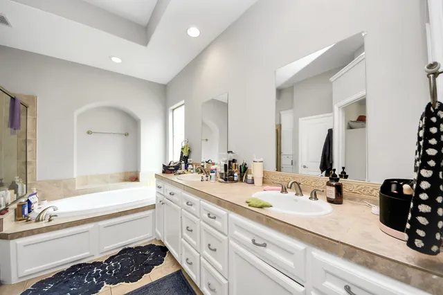 $2,975 | 584 Bomar Street, Houston, TX 77006