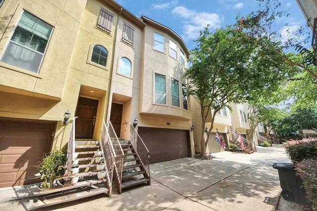 $2,975 | 584 Bomar Street, Houston, TX 77006