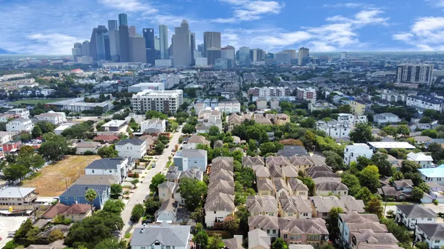 $2,975 | 584 Bomar Street, Houston, TX 77006