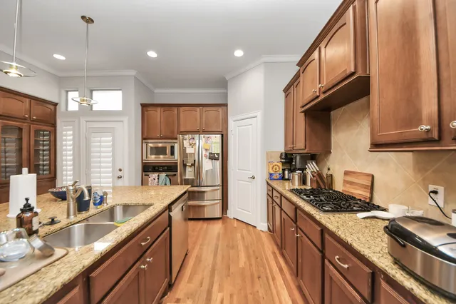 $2,975 | 584 Bomar Street, Houston, TX 77006