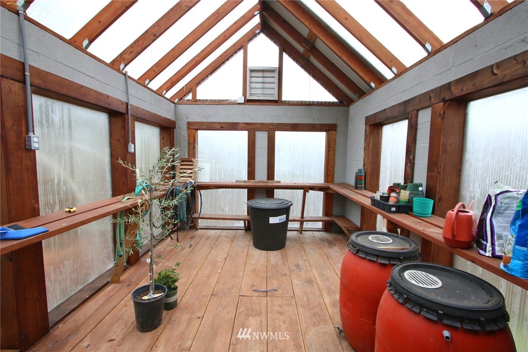8718 Van Decar Road Southeast Port Orchard, WA 98367 - Photo 7 of 40 Gallery Image 7