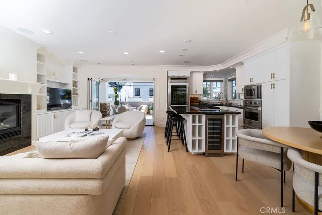 $10,500 | 3731 4th Avenue, Corona del Mar, CA 92625