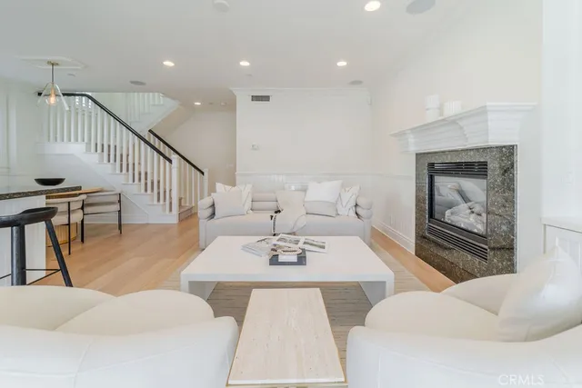 $10,500 | 3731 4th Avenue, Corona del Mar, CA 92625